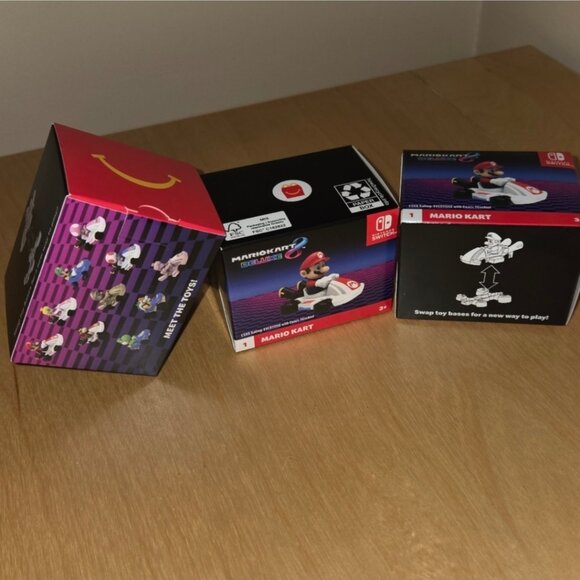 Nintendo Mario Kart Deluxe - Picture 2 of 5